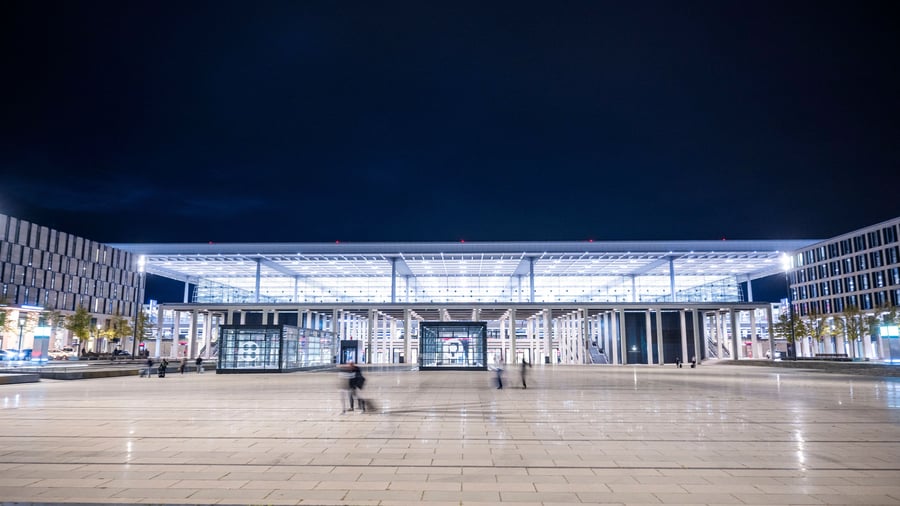 Luftfahrt: Neues System zur Drohnenerkennung am Berliner Flughafen BER startet