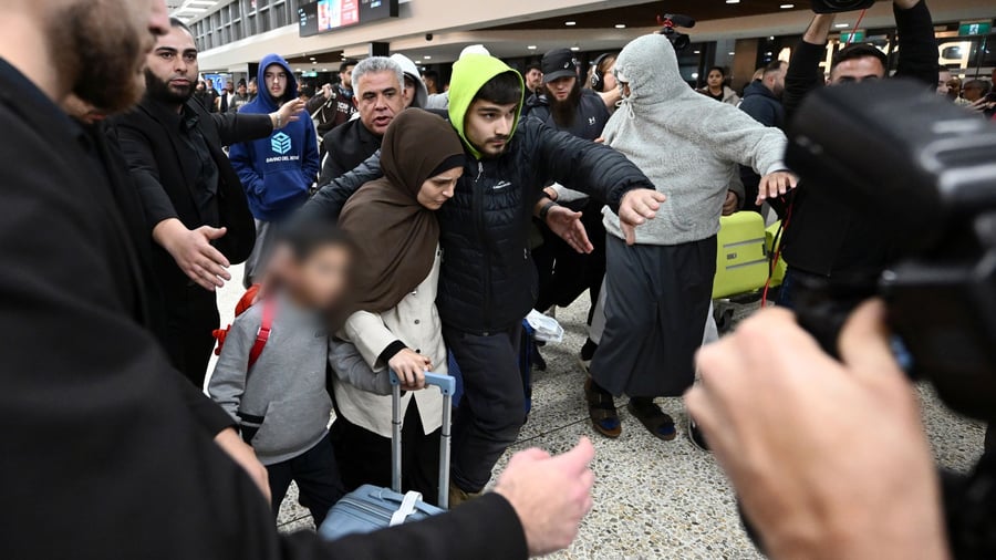 Terrormiliz Islamischer Staat: IS-Rückkehrerinnen in Australien angeklagt