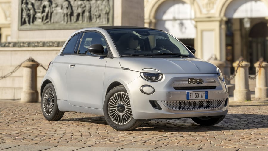 Kleinstwagen: Elektro-Rückzieher: Der Fiat 500 fährt jetzt wieder mit Verbrenner