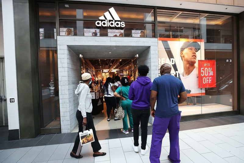 Adidas Probleme mit Rassismus und Diversitat konnten teuer werden