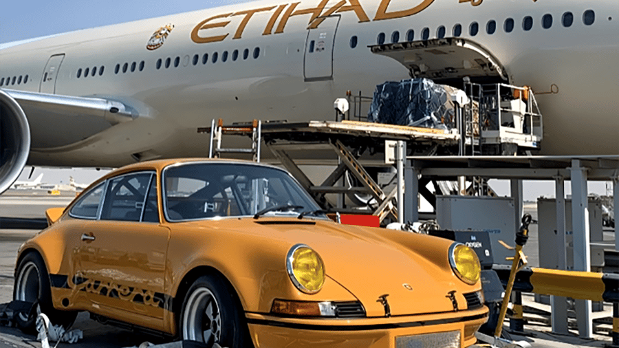 Nahost-Konflikt: ﻿Autotransport per Flugzeug, Angst vor dem Ölpreis – So trifft der Iran-Krieg die Autoindustrie