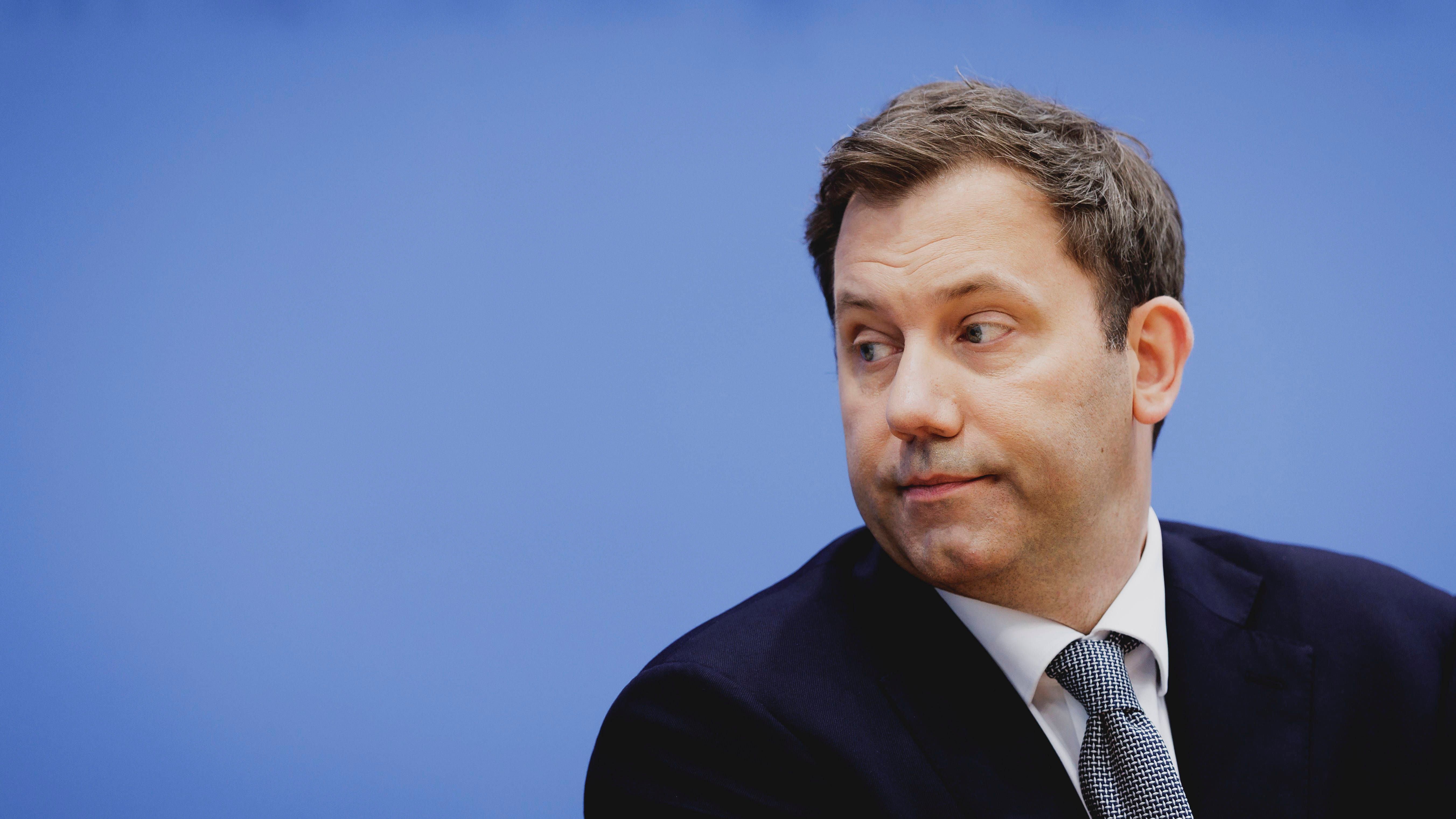 Klingbeil Diverts Climate Fund Savings to Core Budget