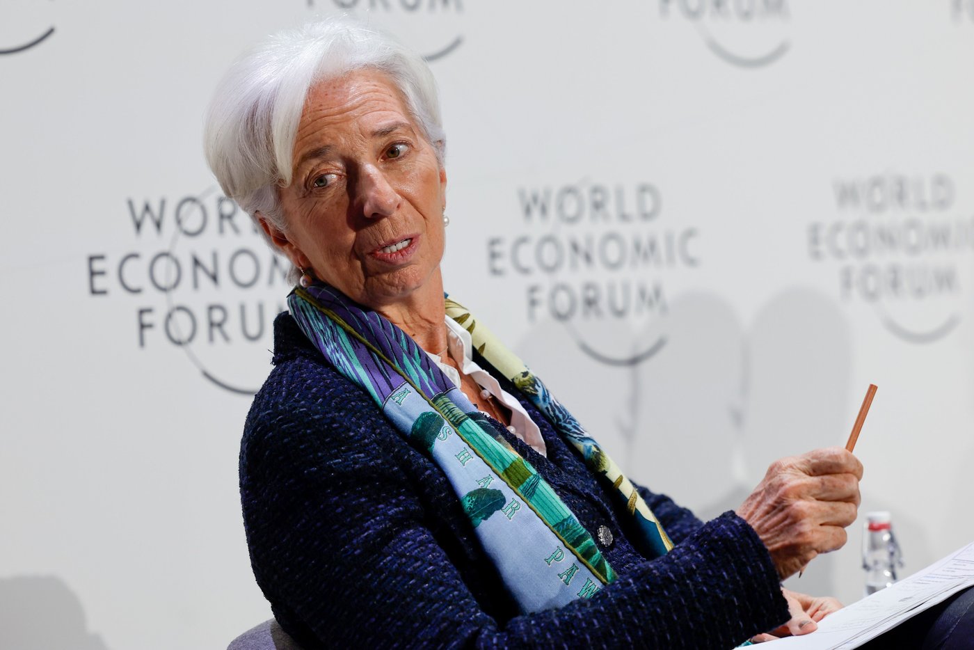 Davos: Lagarde sees ECB on course for lower interest rates