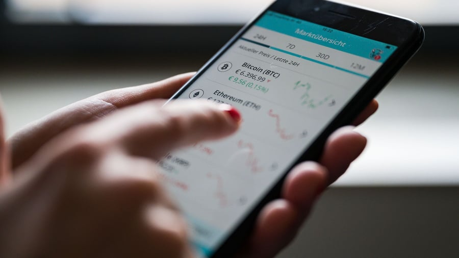 Finanzen: Anlage mit Risiko: Darauf sollten Sie bei Krypto achten