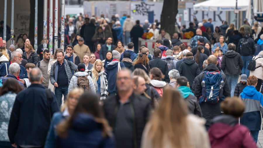 Konjunktur: Konsumausgaben schieben deutsche Wirtschaft Ende 2025 an – Staatsdefizit aber höher als angenommen