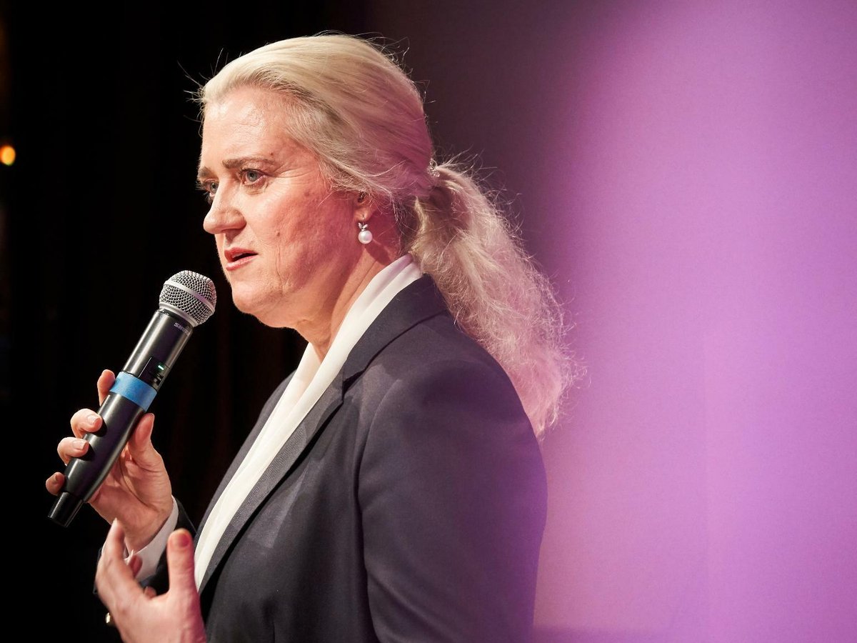 Hafenchefin Angela Titzrath lässt ihre Kritiker verstummen