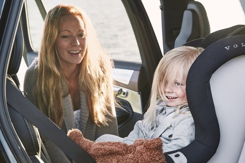 Kindersitze: So schützt man Kinder im Auto richtig