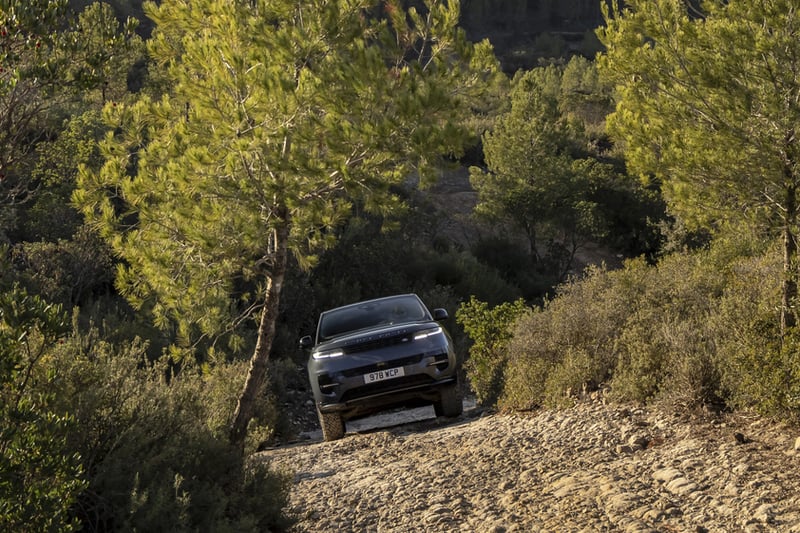 Range Rover Sport PHEV (2023): Nobel durchs Geröll