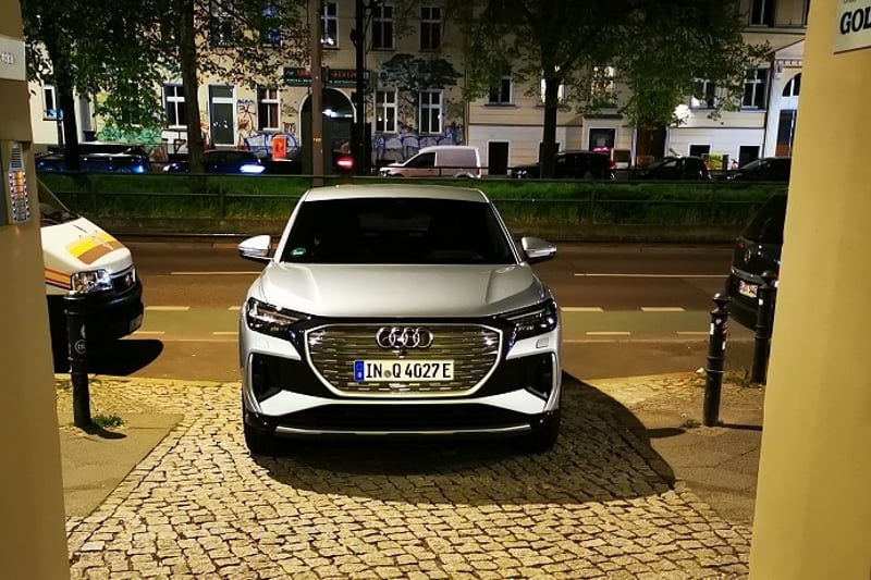 Audi Q4 Sportback e-tron im Test: Schön und teuer