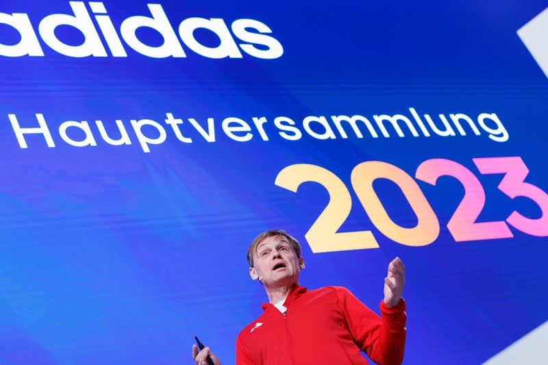 Adidas schuhe 2025 800 euro