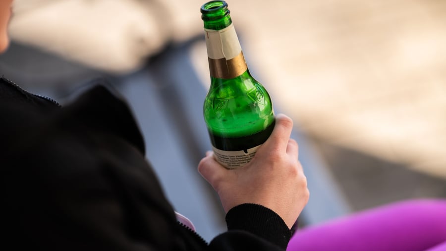 Umfrage zu Alkohol: Rauschtrinken bei jungen Männern weiterhin angesagt