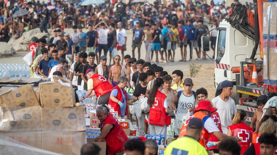 Nordafrika-Exklave: Geheimdienst warnte vor Massenankunft von Migranten in Ceuta