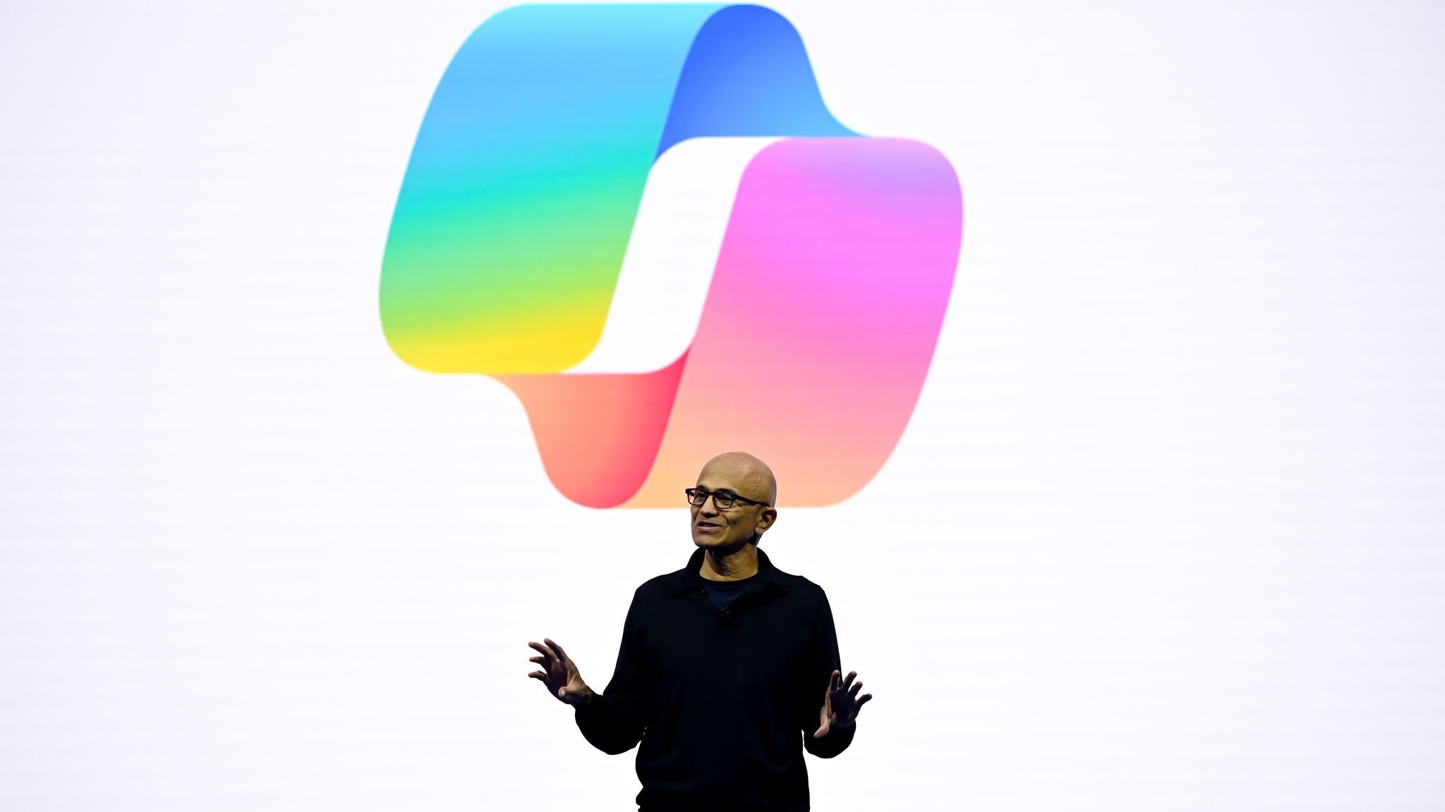 Microsoft、Anthropic の AI ツールを統合
