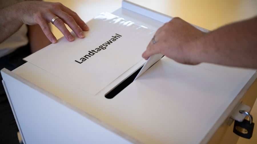Wahlen in Berlin und Mecklenburg-Vorpommern: Landtagswahlen gestartet – Kopf-an-Kopf-Rennen erwartet