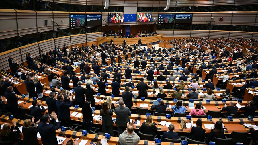 Handelspolitik: Europaparlament knüpft Umsetzung von US-Zolldeal an Auflagen