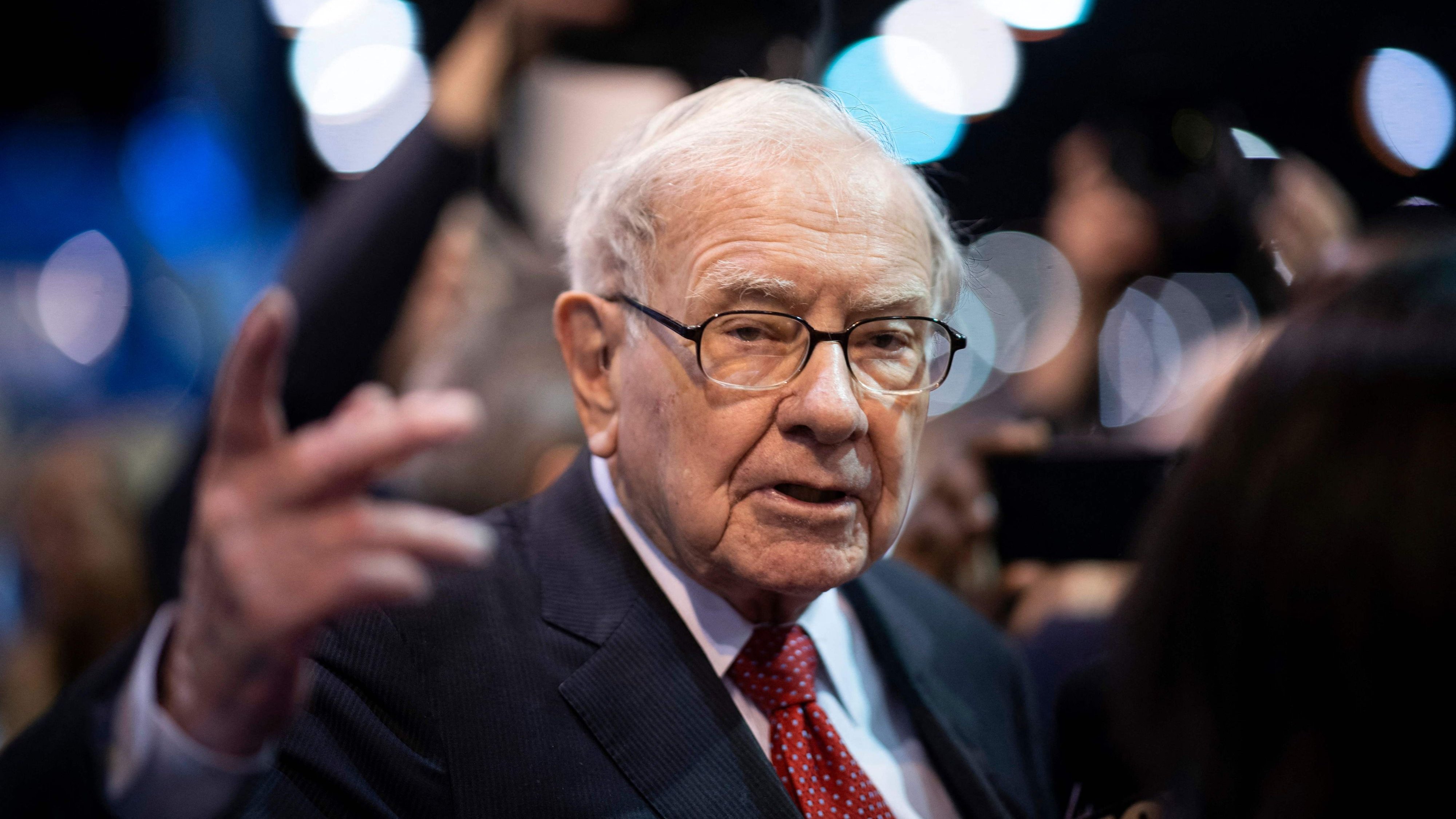 Warren Buffett: Star-Investor spendet zum Abschied als CEO 1,3 ...