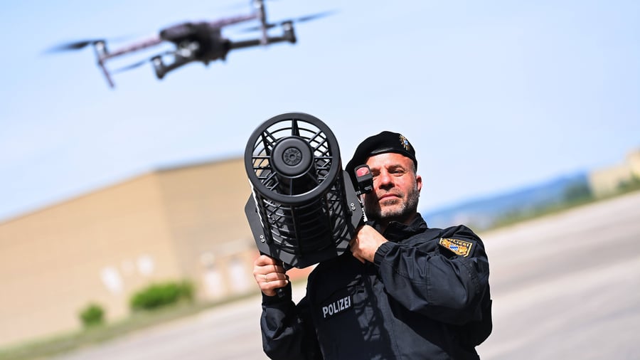 Verteidigung: Rheinmetall und Telekom entwickeln Anti-Drohnen-Abwehrschirm