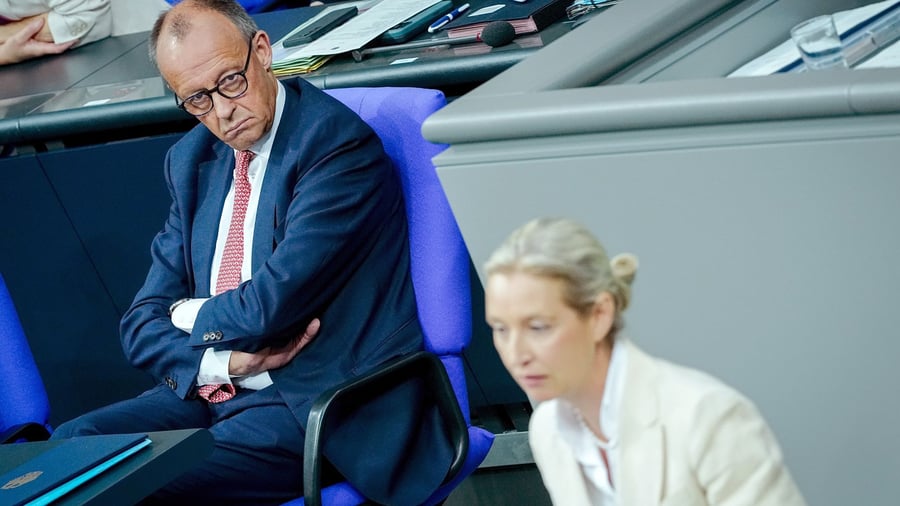 Generaldebatte im Bundestag: Merz gegen Weidel: Rededuell nach dem AfD-Wahlbeben
