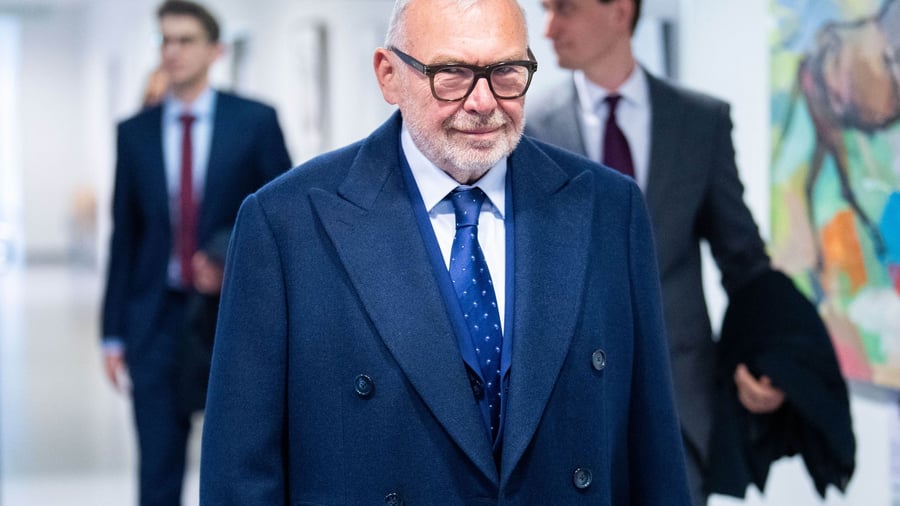 Insolvenz-Aufarbeitung: Signa: Gerichtsstreit um Millionen-Honorar für Ex-Kanzler