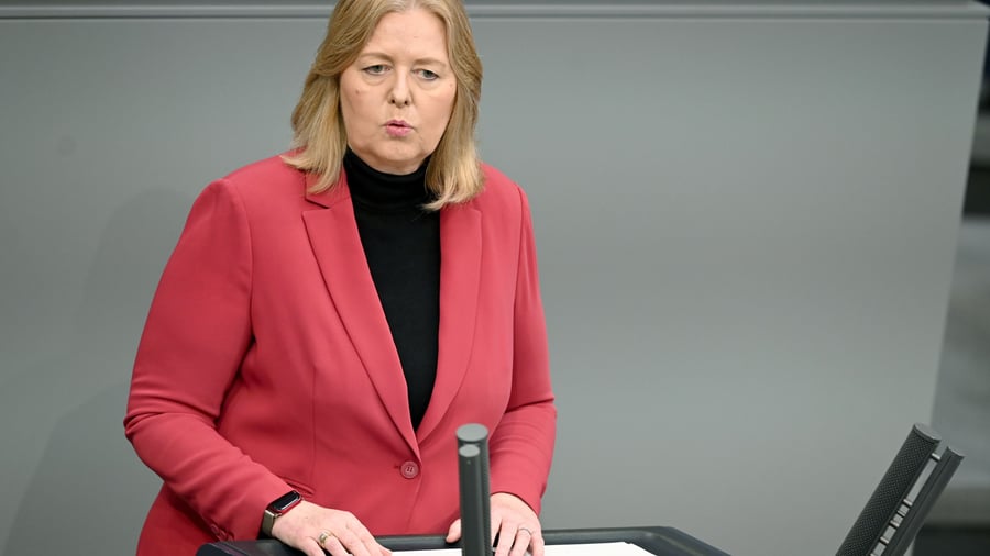 Bas proposes national rent cap