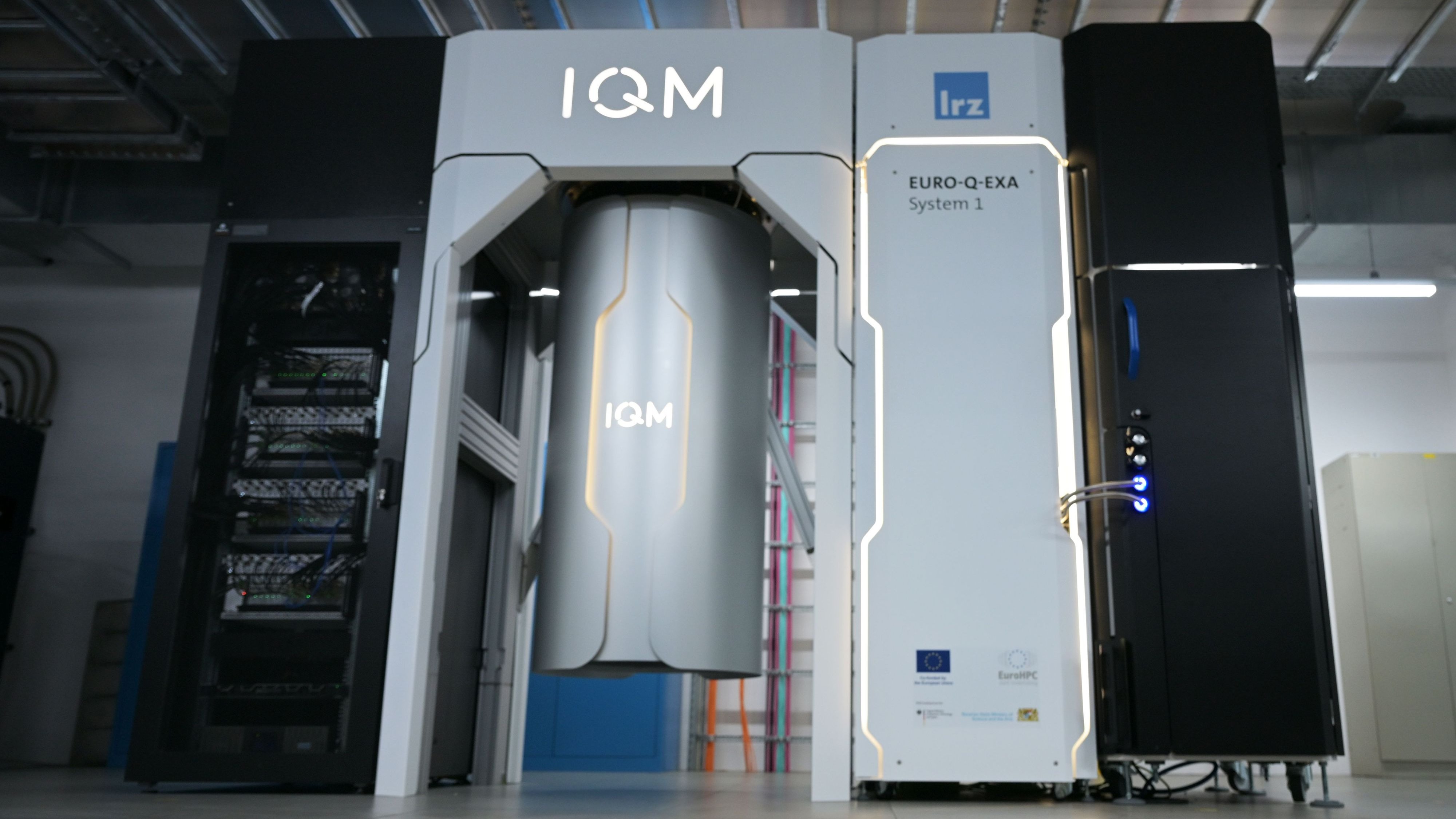 バイエルン州の新しいスーパーコンピューターが稼働