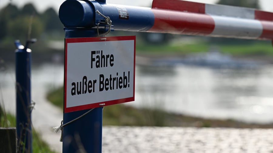 Mehr als 40 Tage Ausfallzeit: Folgen des Niedrigwassers: Rheinfähre meldet Kurzarbeit an