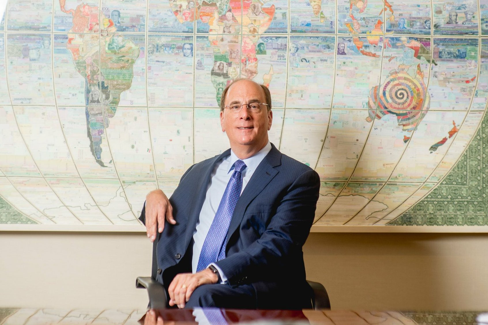Larry Fink: Blackrock-Chef sieht den Dollar durch Bitcoin bedroht