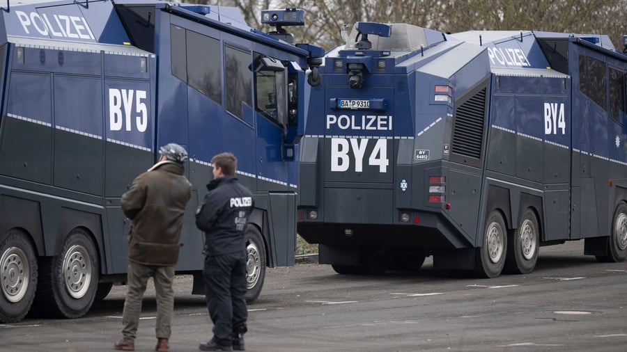 Mega-Einsatz für Polizei: 50.000 gegen AfD-Jugend: Groß-Protest in Gießen erwartet