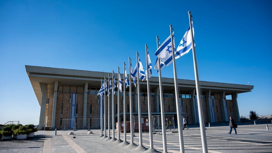 Richtungsweisende Abstimmung: Nach der Israel-Wahl: Streit um Verdacht ausländischer Hilfe
