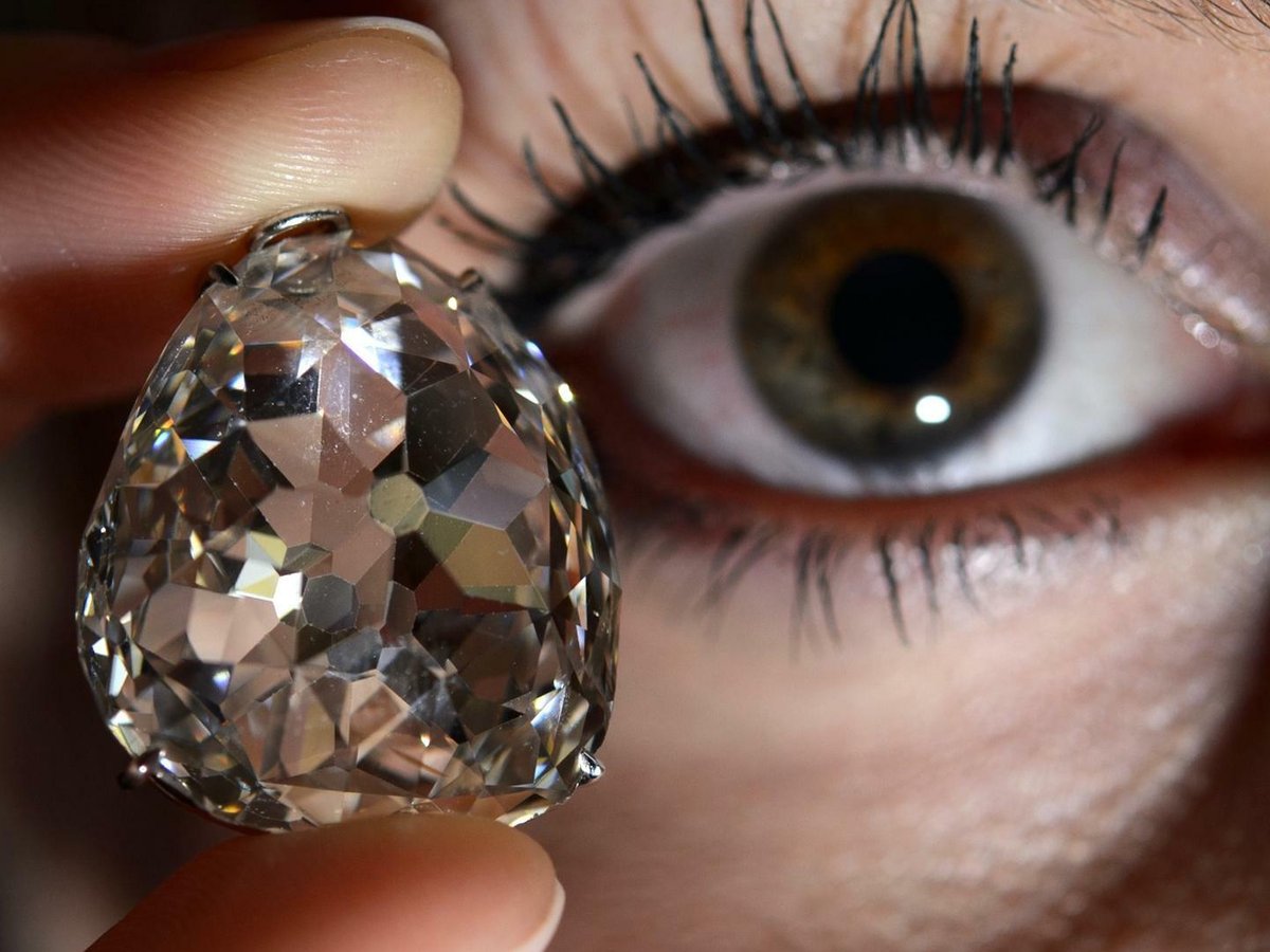 Blauer Diamant in Genf für 41 Millionen Euro versteigert