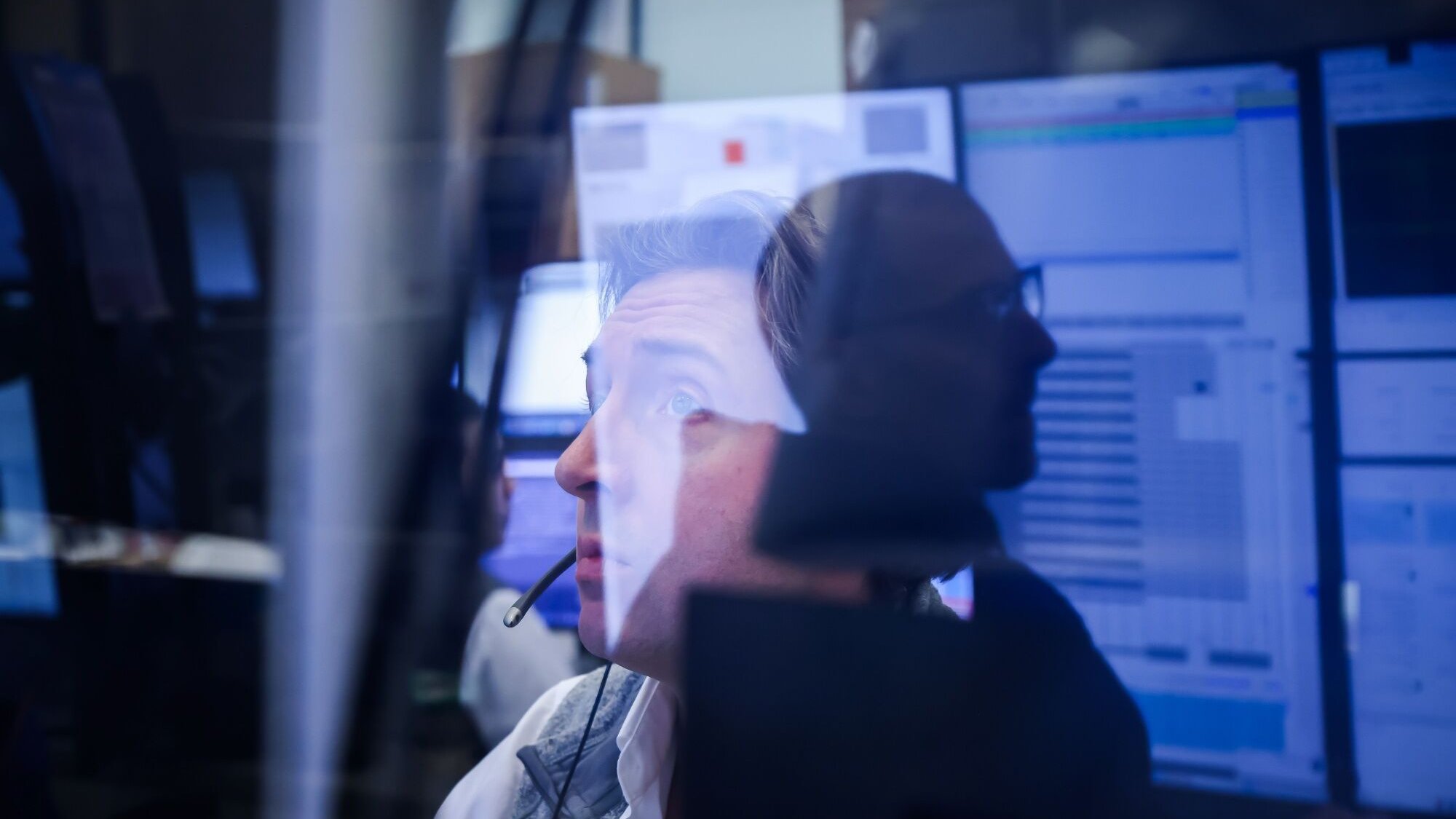 Umfrage: Nicht alle Fondsmanager sichern Positionen ab – Cash-Quote auf Rekordtief