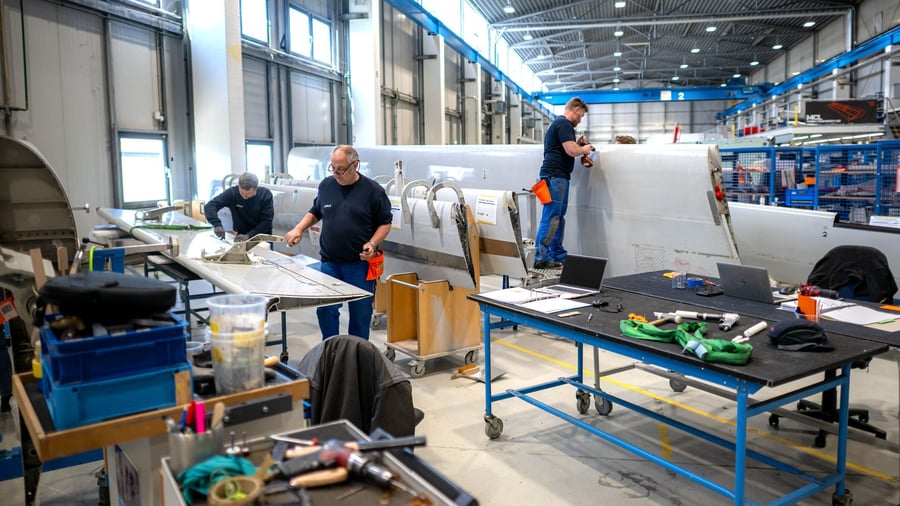 Airbus Repair Center: Besondere Werkstatt: Wie kaputte Flugzeuge repariert werden