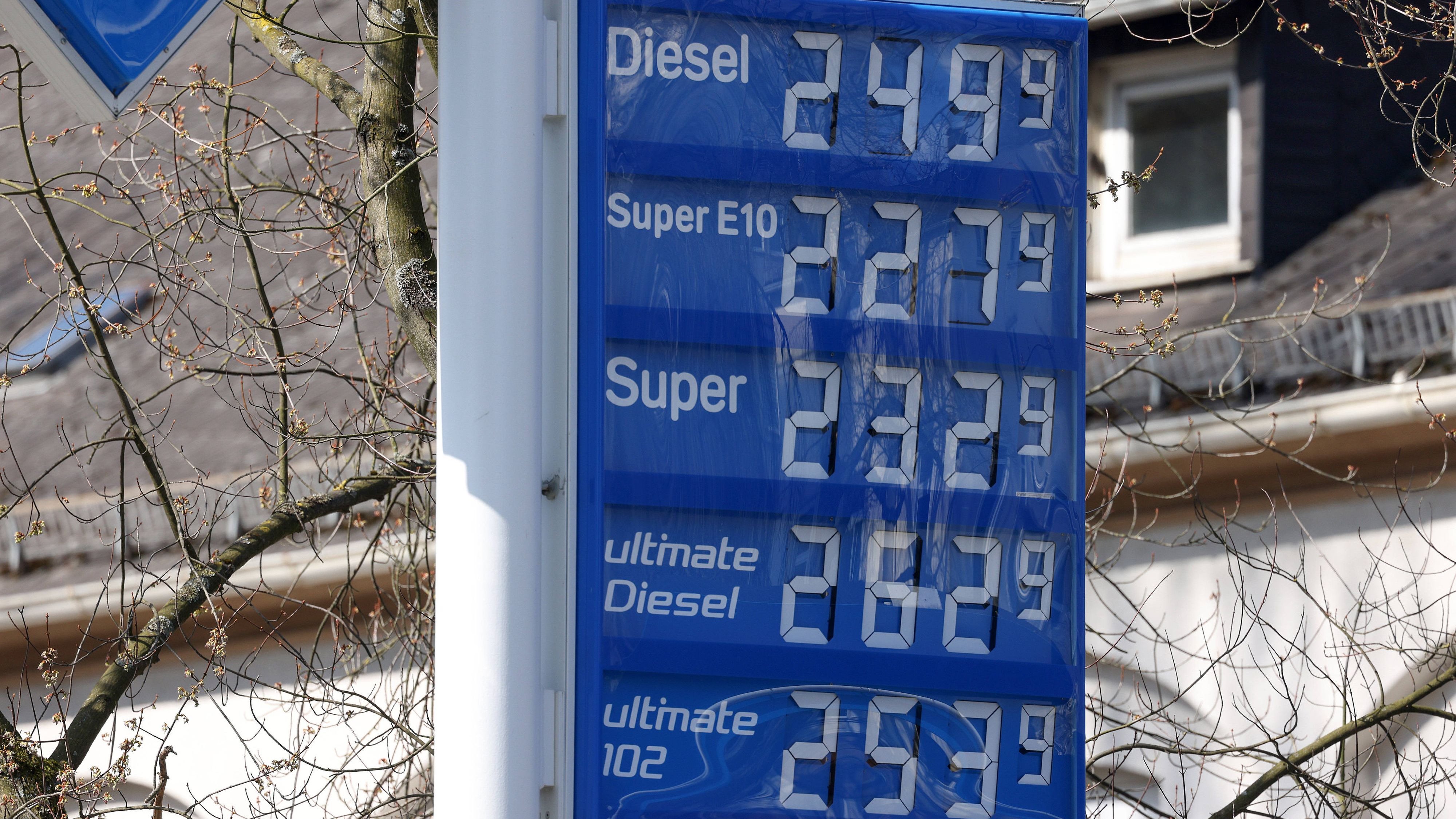 Spritkosten: 2,48 Euro &ndash; Dieselpreis erreicht weiteren Rekord