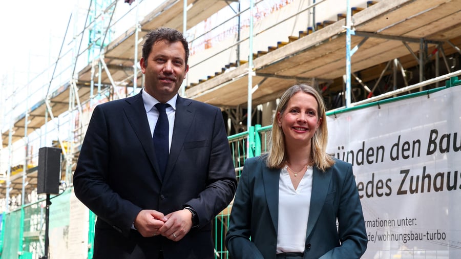 Sondervermögen: Wo schon Bagger rollen? Klingbeil weiß es nicht wirklich