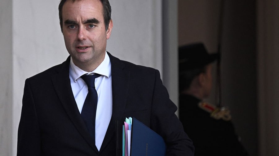 Frankreichs Regierungschef setzt Rentenreform aus