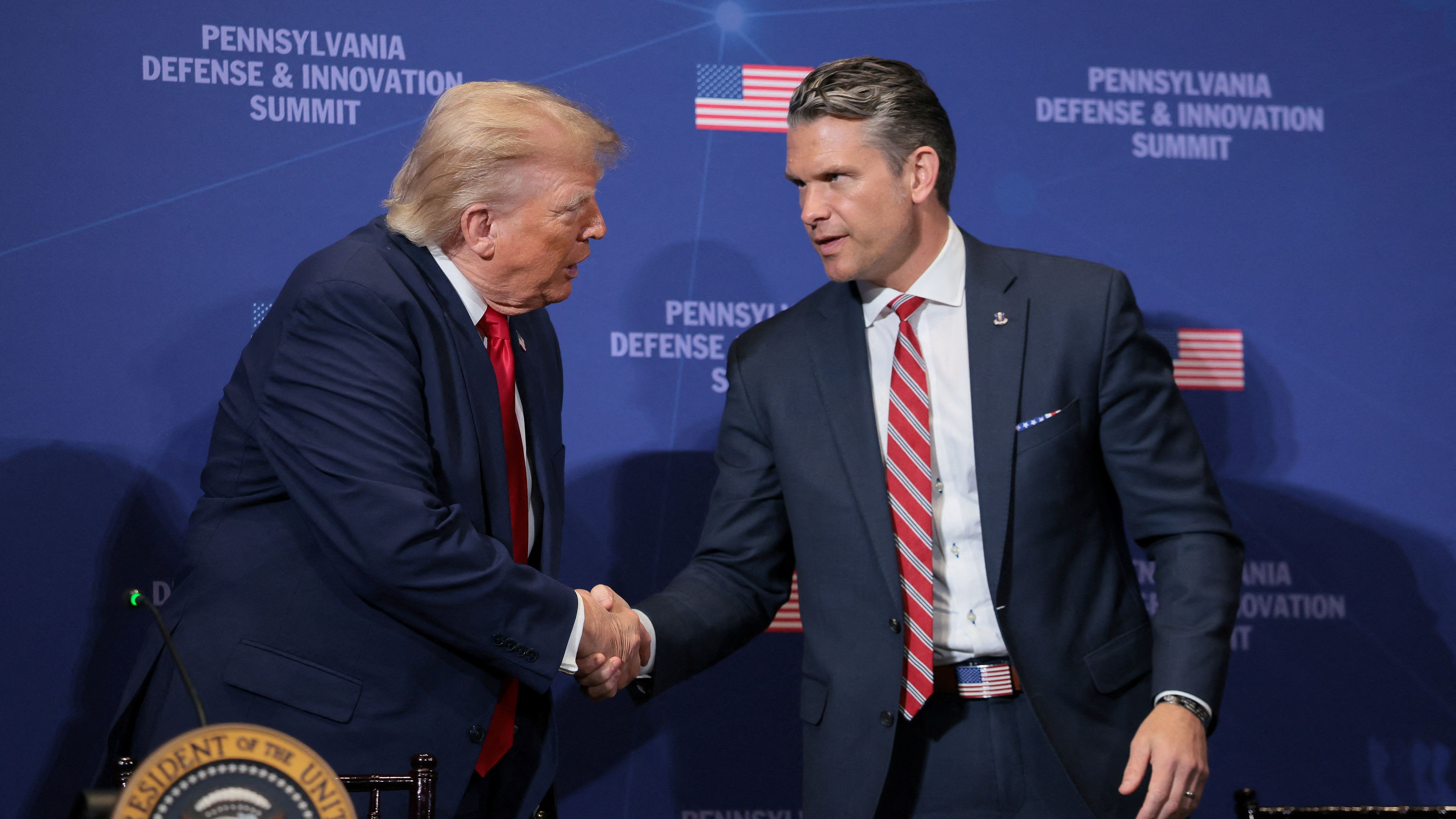 US White House Staff Member Accused of Betting on Trump's Speeches