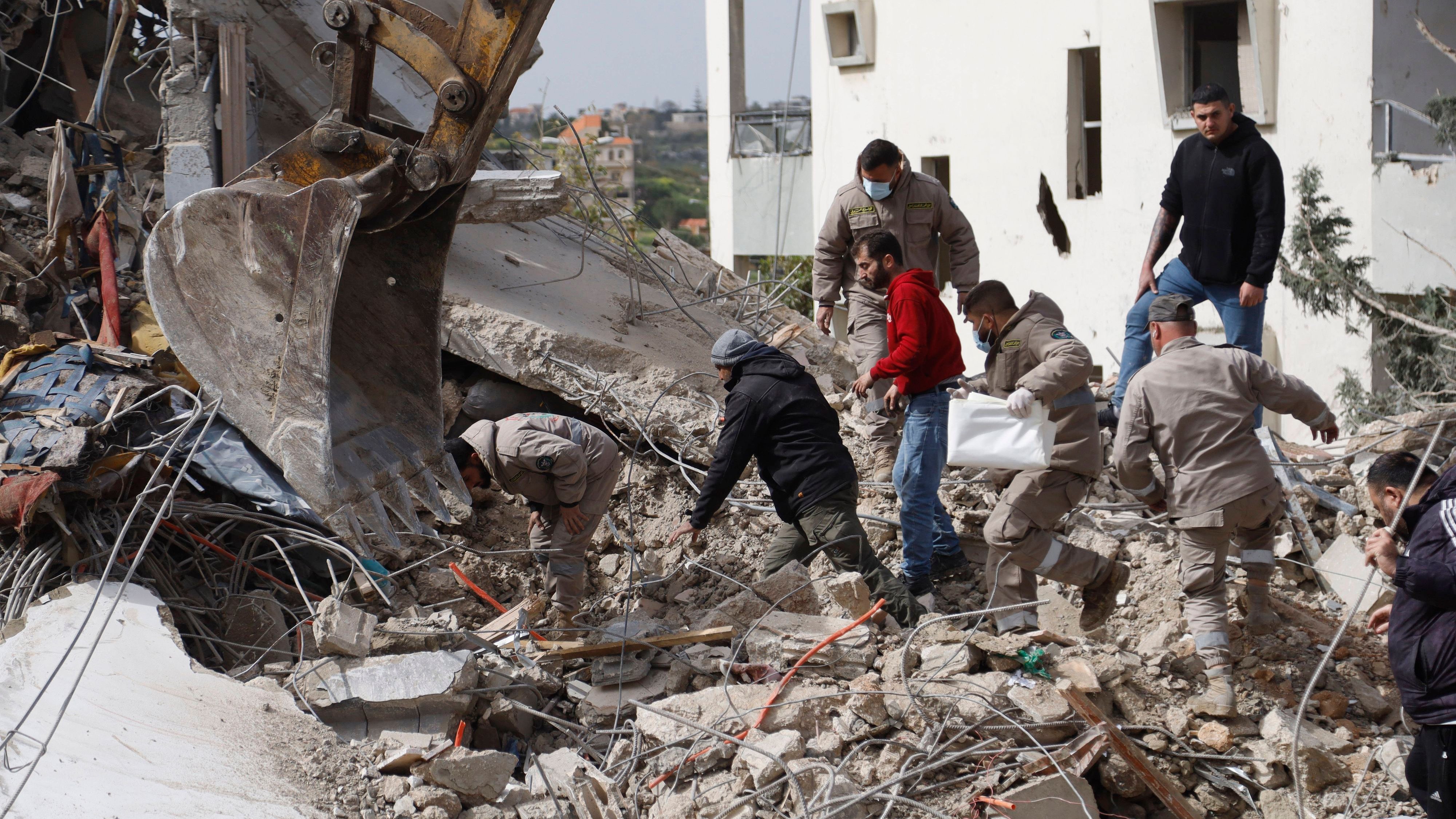 Iran-Krieg: Israel droht mit Angriffen auf Rettungswagen im Libanon