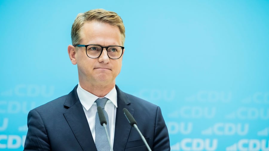 Pflege: Linnemann gegen Rentenkürzungen für pflegende Angehörige