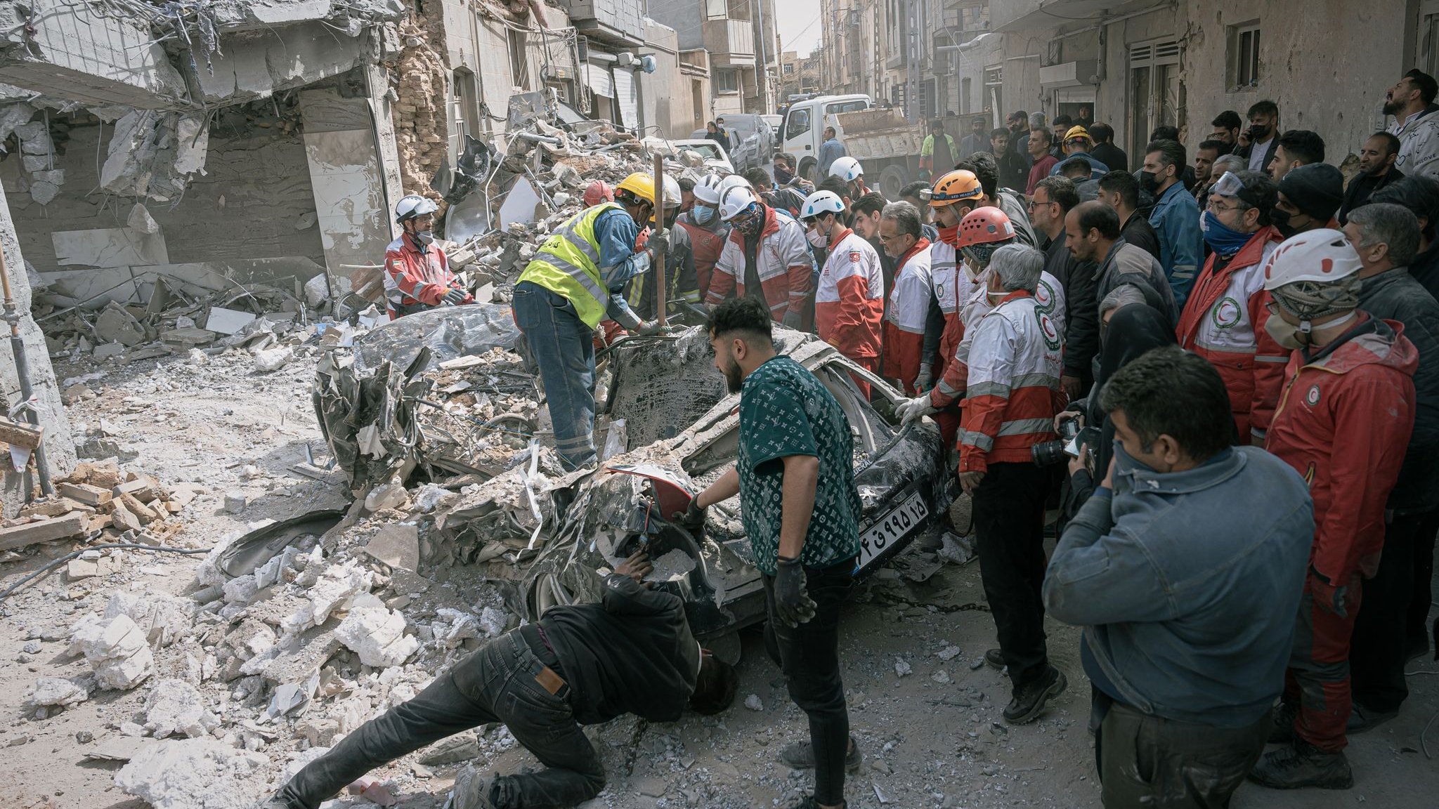 Iran: Neue Angriffe im Iran-Krieg &ndash; Bem&uuml;hungen um Deeskalation