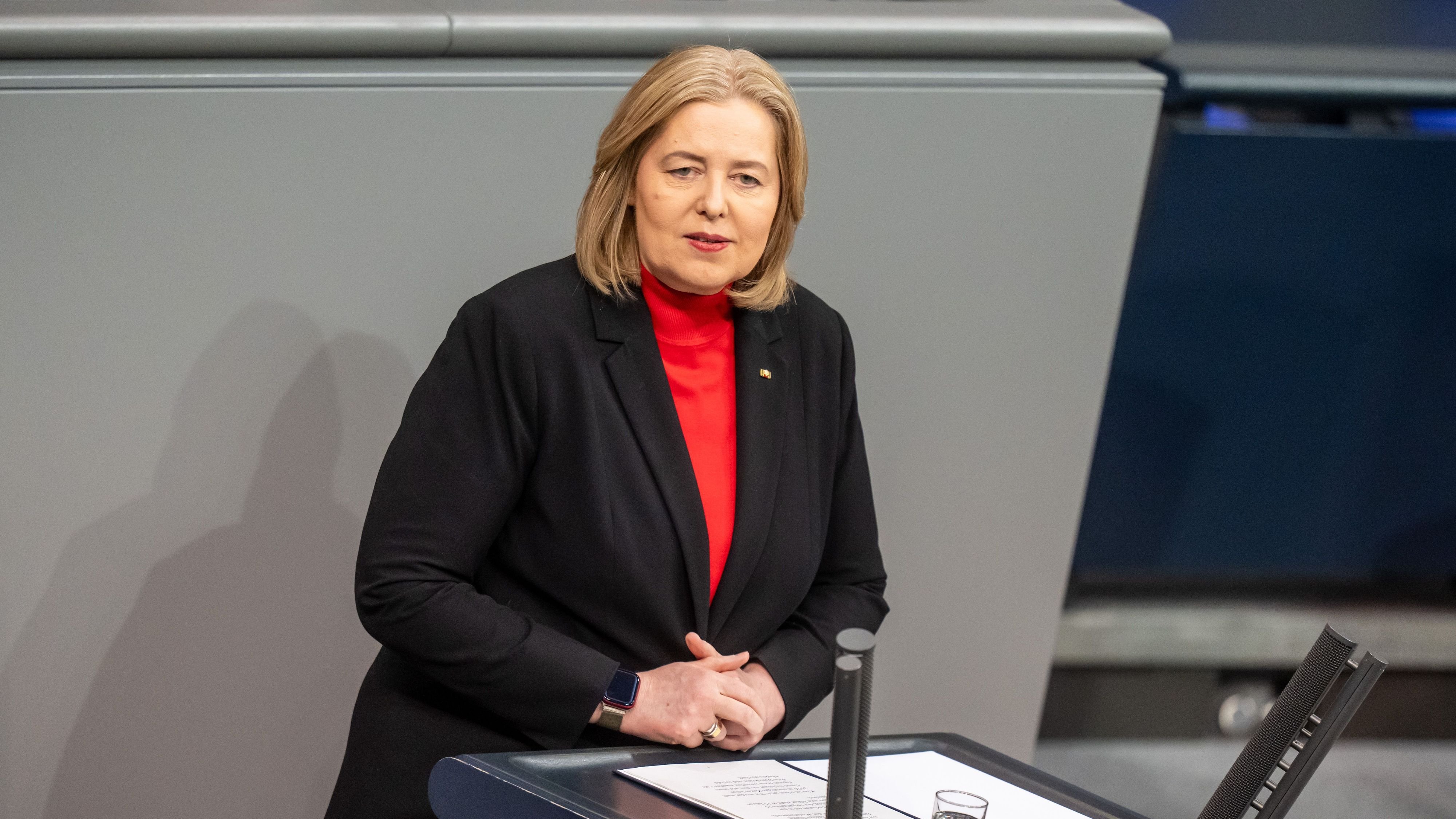 Bundesregierung: Debatte um Bürgergeld-Reform – Reichinnek sieht ...