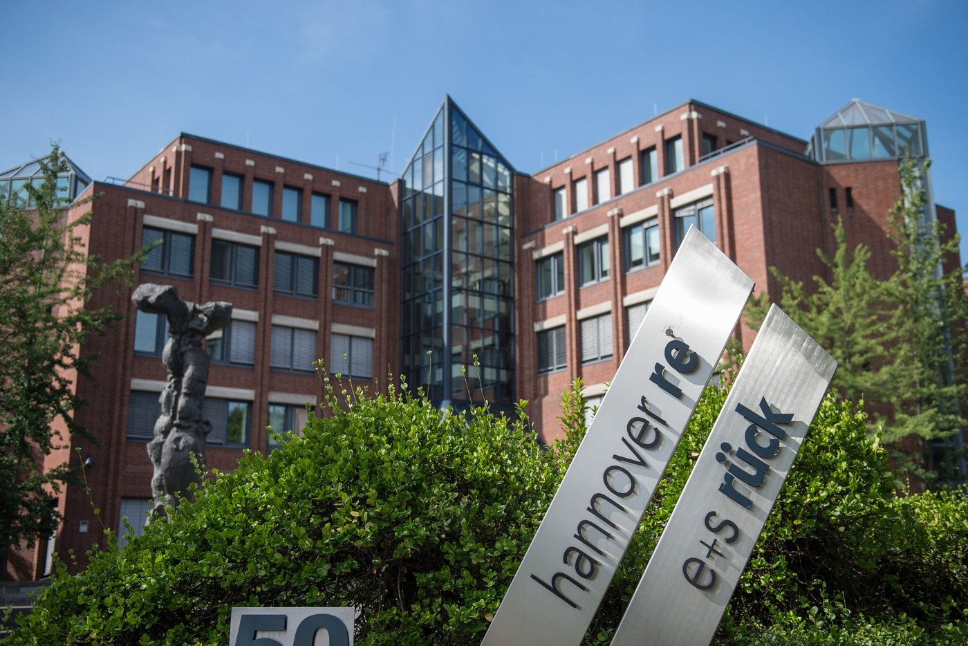 Reinsurer: Hannover Re sees itself on track - | More new business written