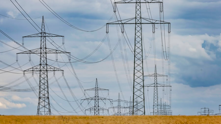 Energie: Dutzende Unternehmen fordern mehr Pflichten für Netzbetreiber