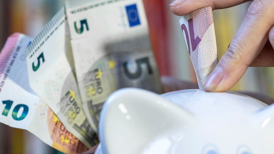 Zinsvergleich: Sparkassen und Volksbanken zahlen wenig Zinse