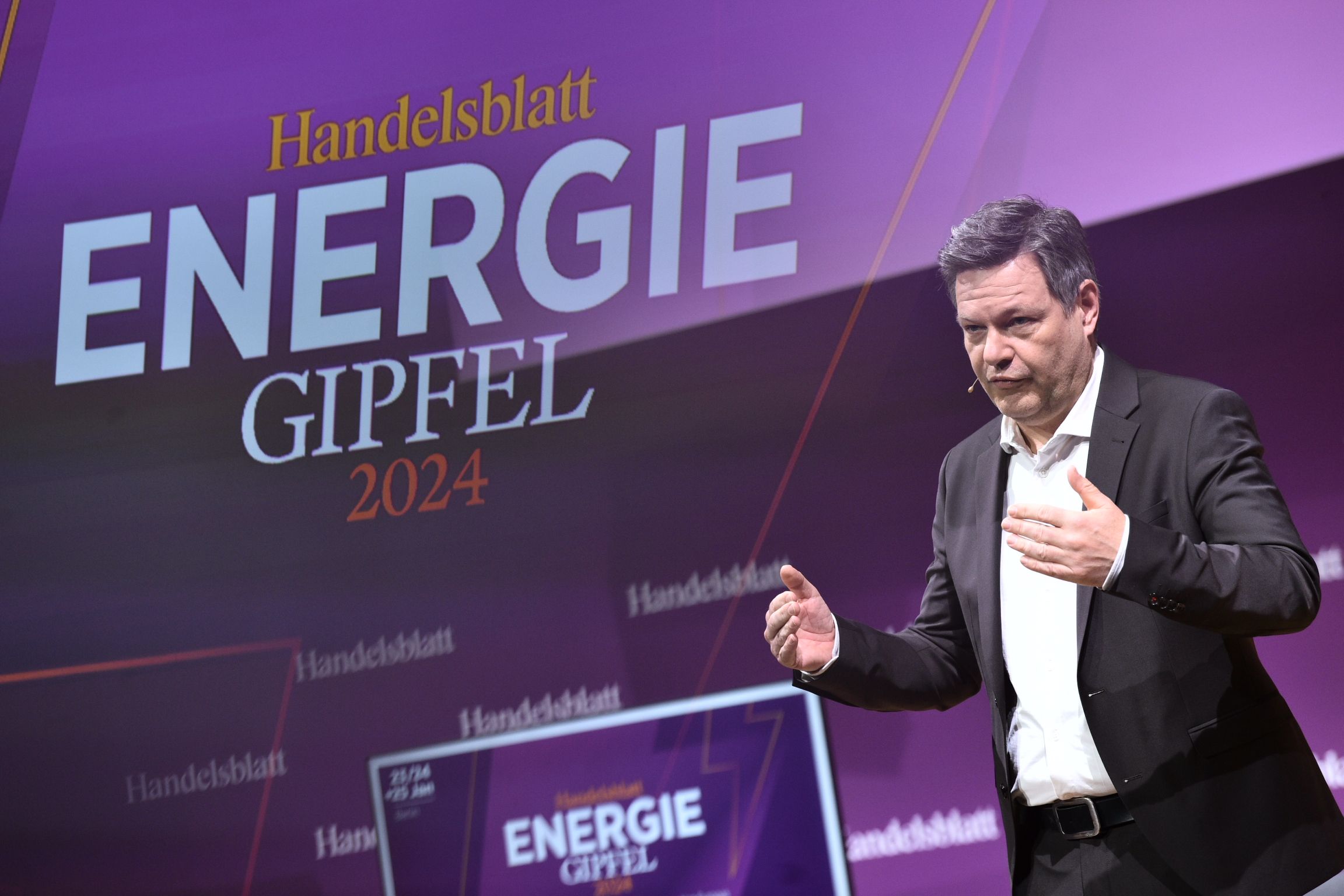 Handelsblatt Energie-Gipfel: Habeck hofft auf schnelle Einigung fr neue  Gaskraftwerke