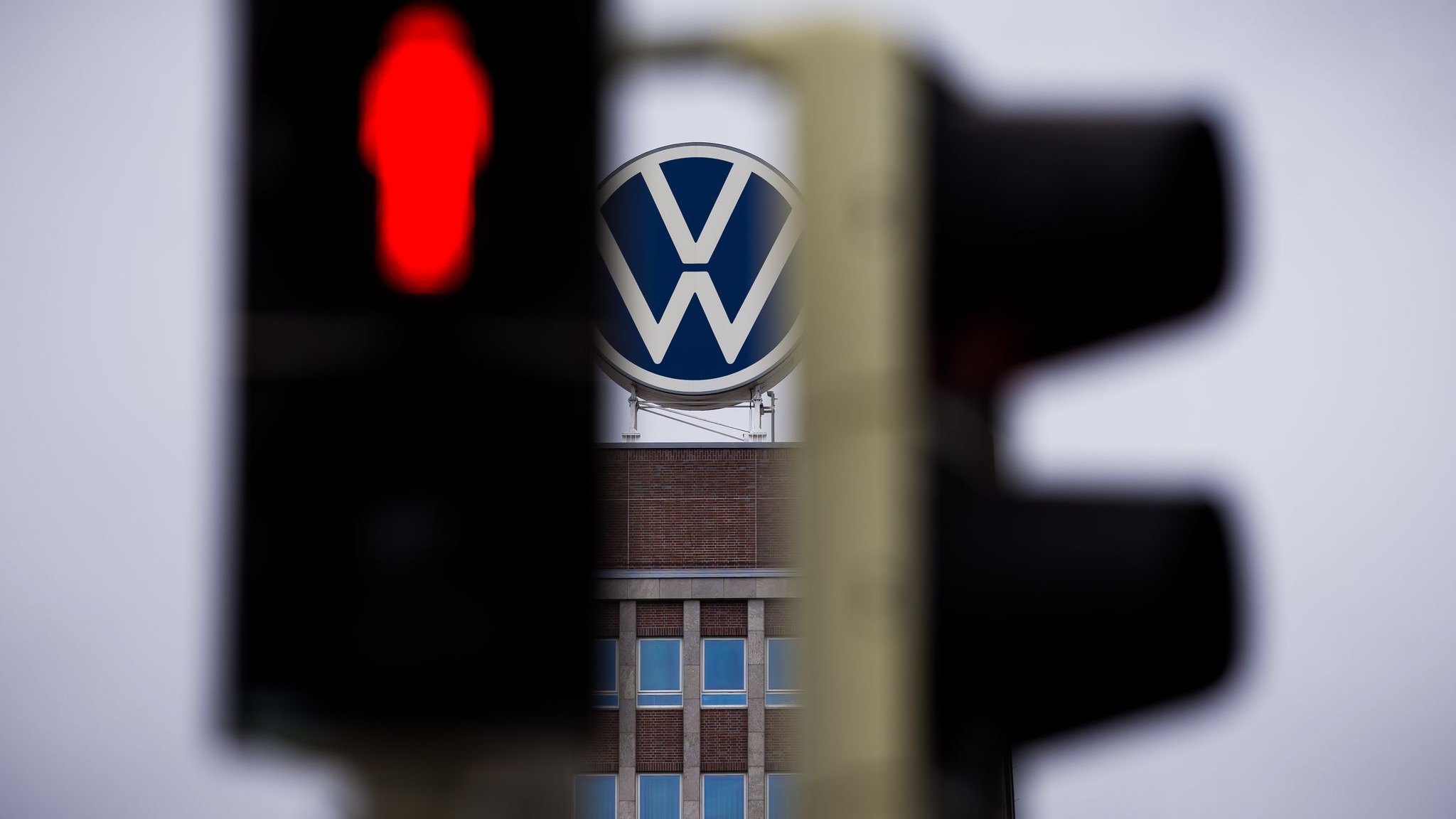 Volkswagen and Audi recall nearly one million vehicles in Germany over steering risk