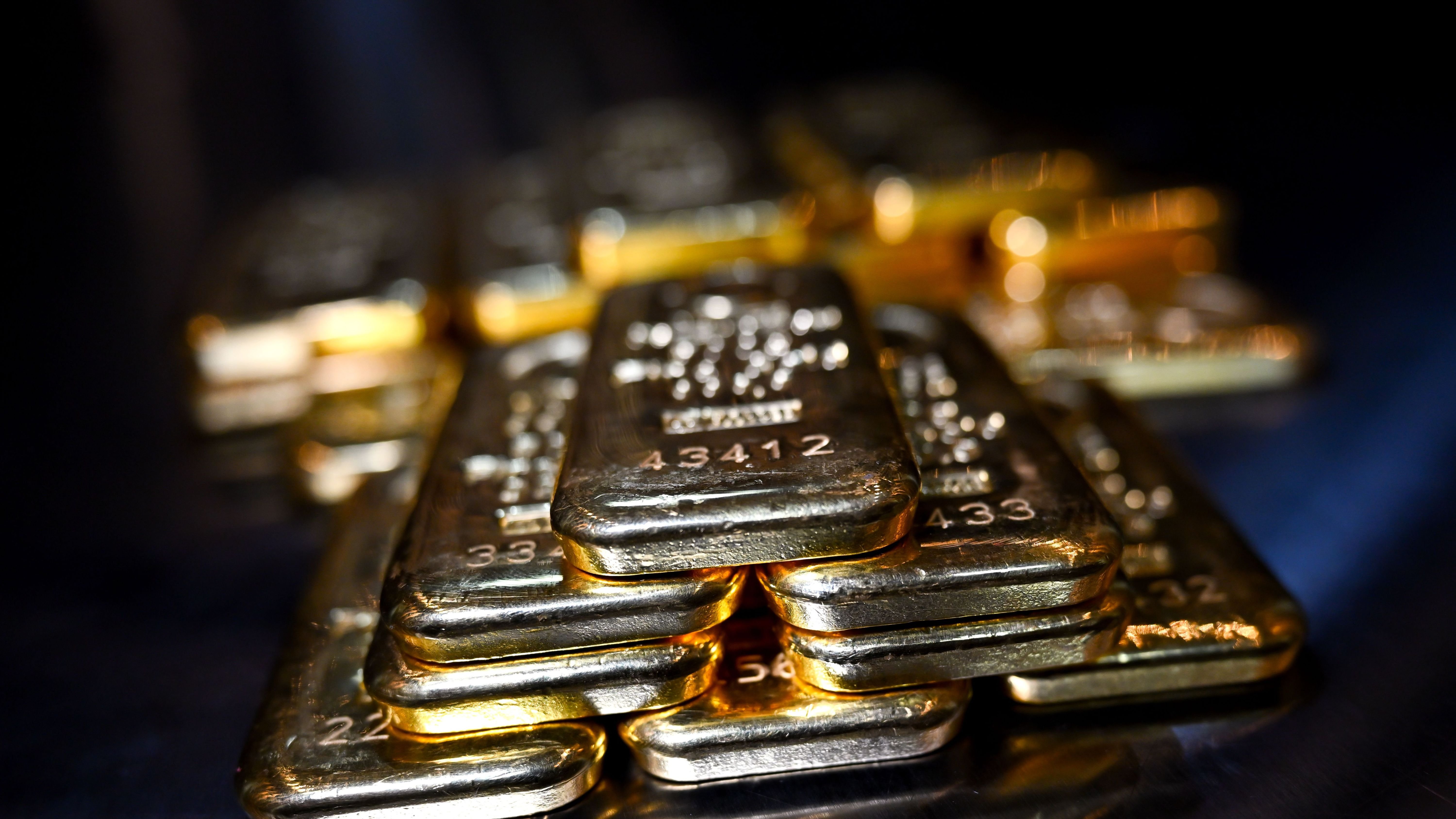 Edelmetall: Gold fällt unter Marke von 4000 Dollar – Zwei Faktoren belasten Preis