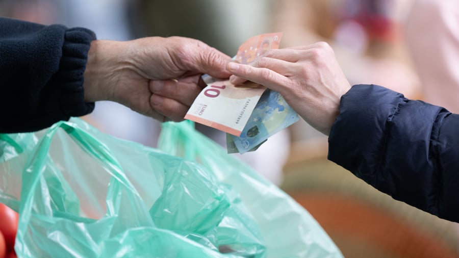 Zahlungsverkehr: Bundesbank wirbt mit neuen Aufklebern für Bargeld