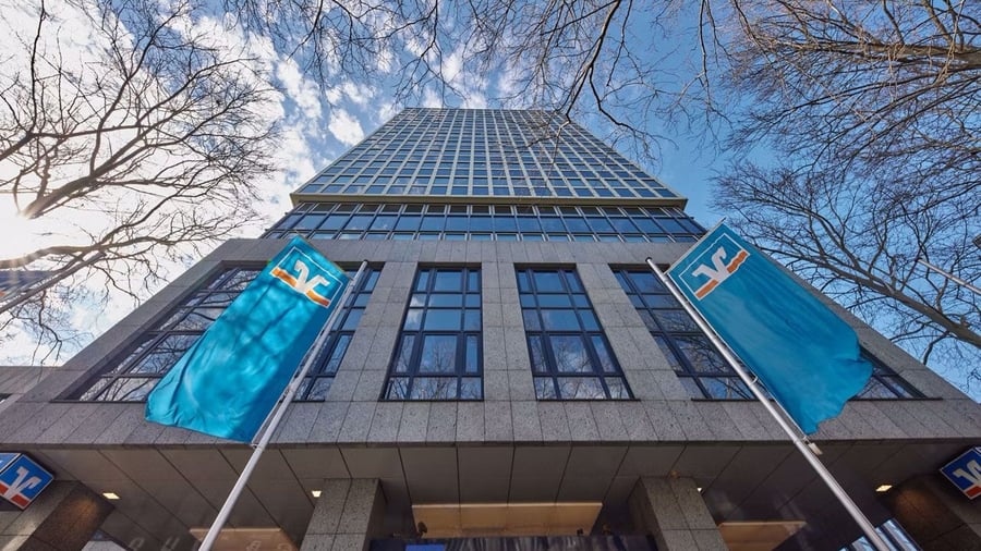 Gensossenschaftsbanken: Vorstandsmitglied der Volksbank Köln-Bonn wird nach Bordell-Kredit beurlaubt