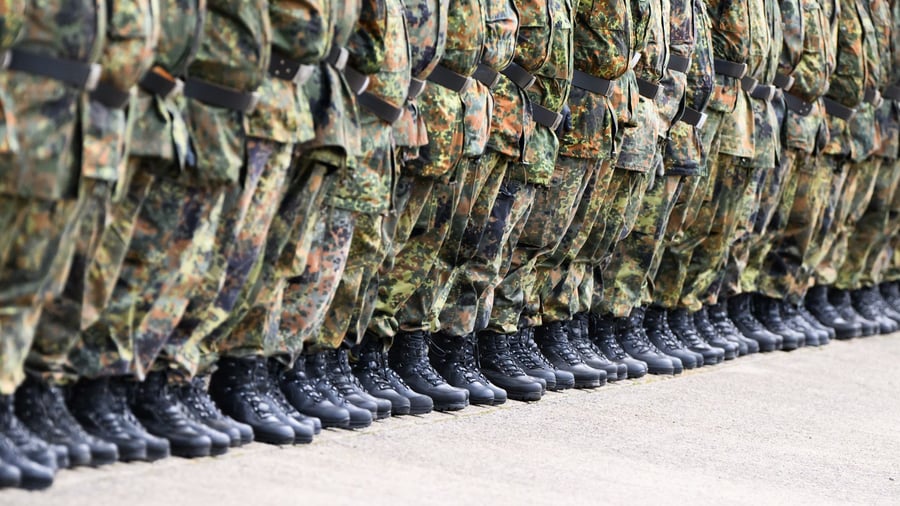 Einigung in der Koalition : Union und SPD wollen Wehrdienst mit Losverfahren