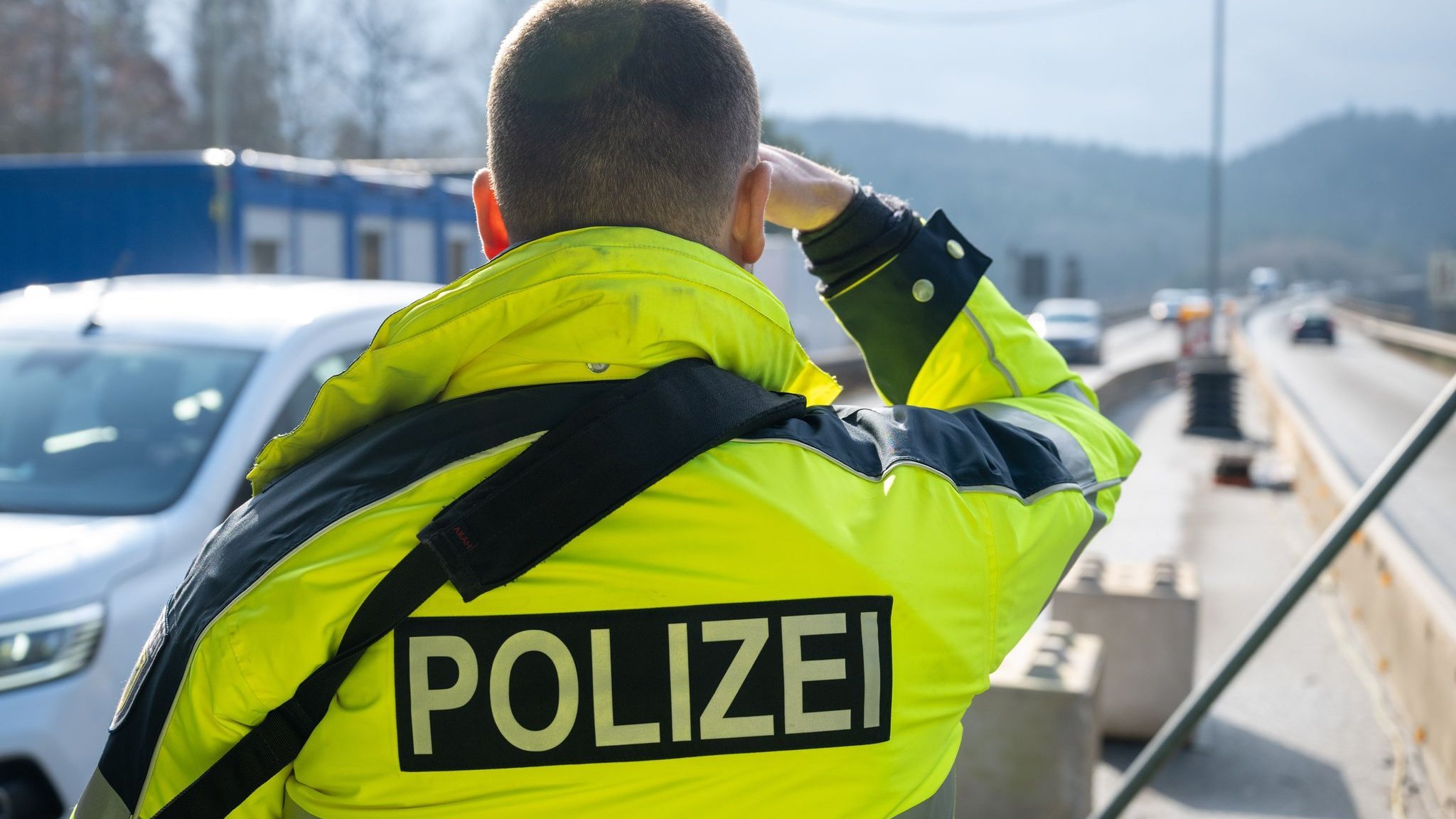 Border controls: More than 1,500 people turned back at the border applied ...